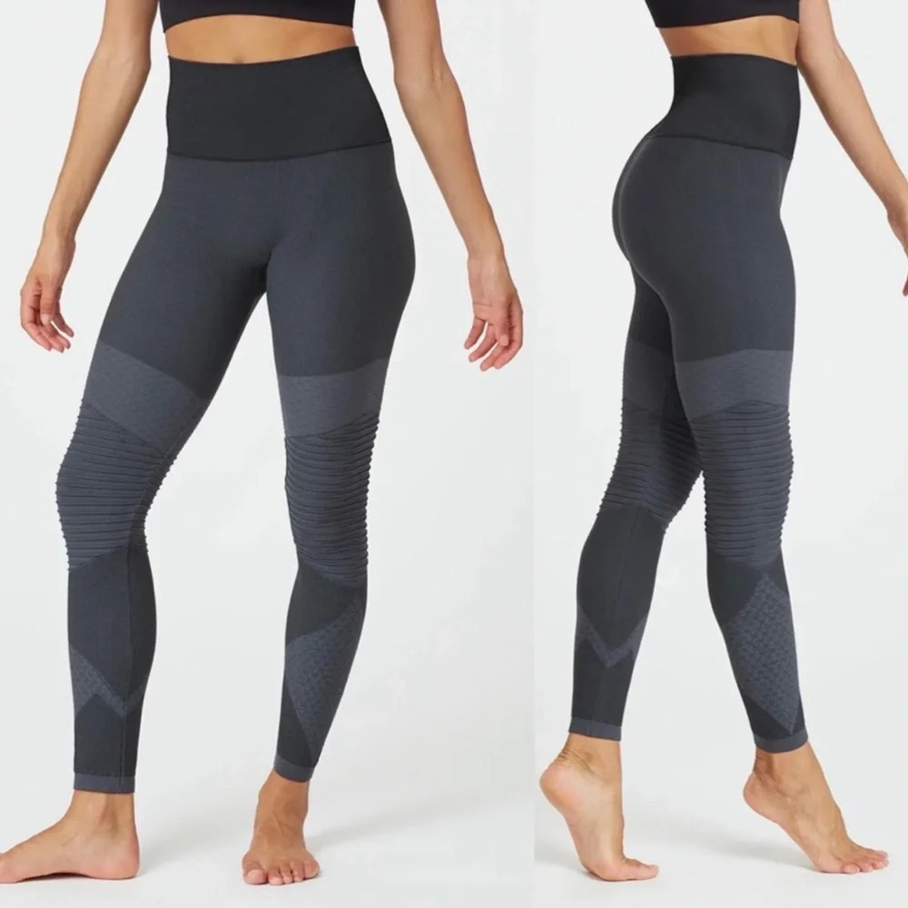 SPANX Look At Me Now Moto Black & Gray Seamless Leggings Medium Women’s
